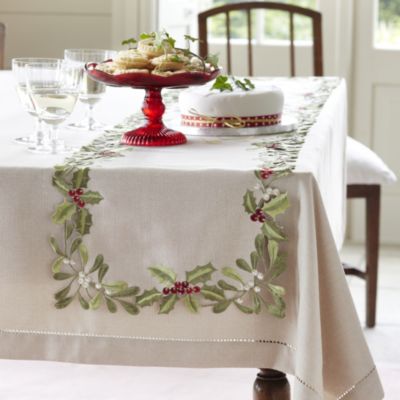 Holly and Mistletoe Runner image()