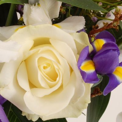 Country Delight Bouquet with free express delivery image(2)