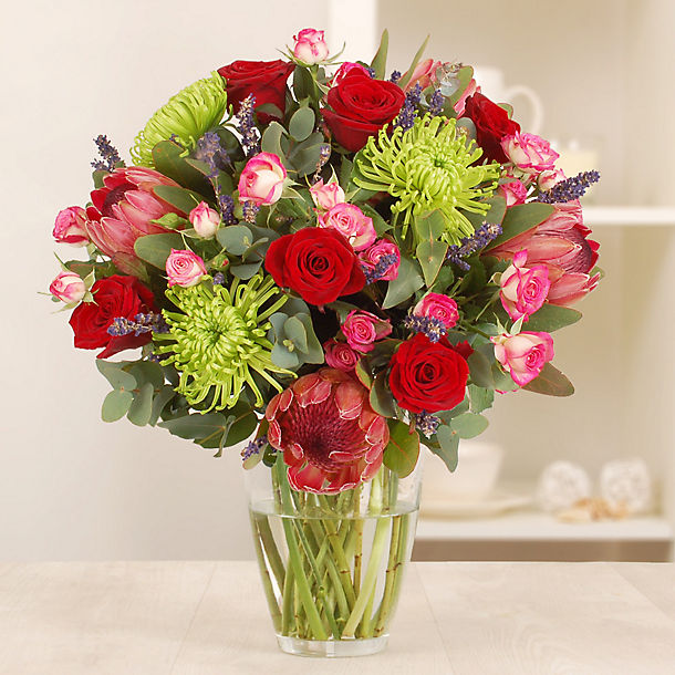 Protea Bouquet with free express delivery image(1)