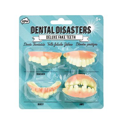 Dental Disasters Deluxe Fake Teeth image(1)