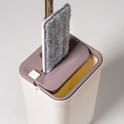 Lakeland Flat Mop Cleaning System with Integrated Squeegee Bucket image(4)