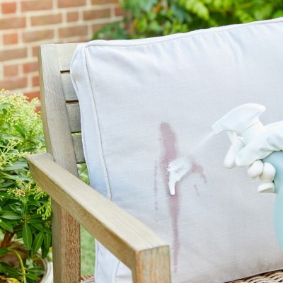 Lakeland Garden Soft Furnishing Cleaner 750ml image(2)