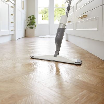 Lakeland Spray Mop with 2 Aluminium Bottles Grey and White image(3)