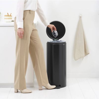 Brabantia NewIcon Pedal Bin 30L image(2)