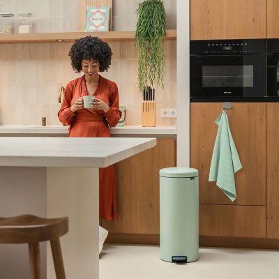 Brabantia NewIcon Pedal Bin Jade Green 30L image(7)