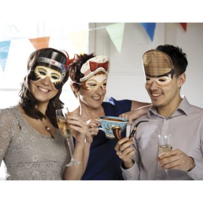 Jolly Good Show Dinner Disguises image(1)
