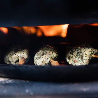 Ooni Pro Multi-Fuel Outdoor Pizza Oven with Baking Stones alt image 2