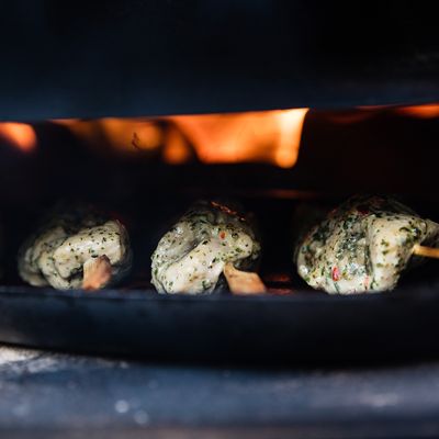 Ooni 3 Outdoor Oven with Cover and 10kg Pellets Bundle alt image 7