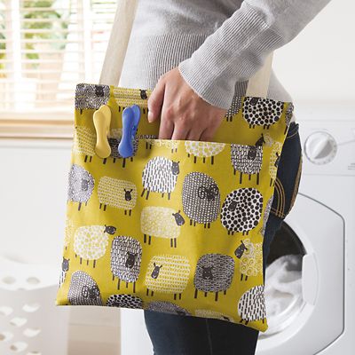 Telescopic Laundry Pole and Line Bundle with Peg Bag image(9)