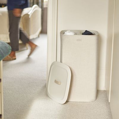 Joseph Joseph Tota 60L Laundry Basket Ecru image(4)