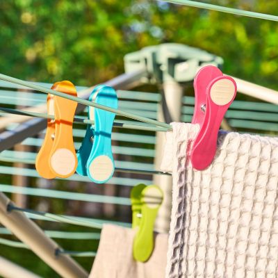 20 Lakeland Super Soft Grip Pegs image(2)