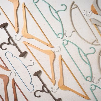 Lakeland Plastic Hangers – Pack of 6 image(3)