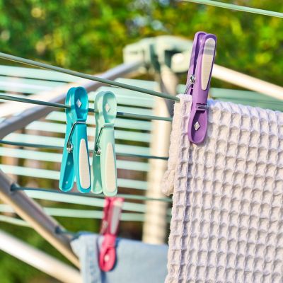 20 Soft Grip Clothes Pegs image(2)