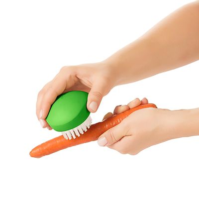 OXO Good Grips Flexible Vegetable Brush image(6)