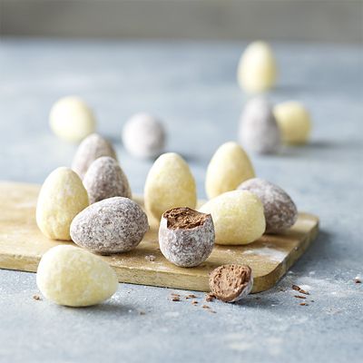 Thomas & Grace Lemon and Elderflower Egg-Shaped Truffles 125g image(2)