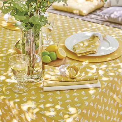 Walton & Co. Bee Tablecloth Yellow 100 x 100cm image(2)