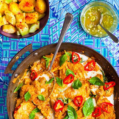 The Spicery Curry Legend World Curries Cookbook and Spices Gift Set image(3)