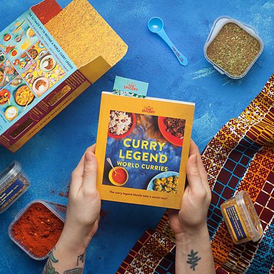 The Spicery Curry Legend World Curries Cookbook and Spices Gift Set image(6)