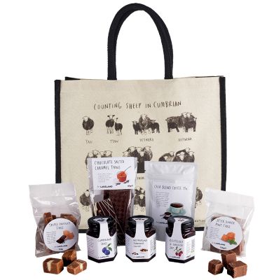 Lakeland Large Cumbrian Sheep Hamper Tote image(1)