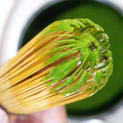 OMGTea 100% Organic Japanese Matcha Tea 30g - (Image 4)