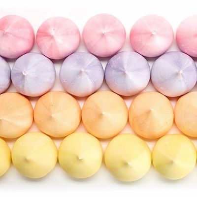 Flower and White Rainbow Fruit Meringue Drops 100g image(4)