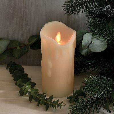 2 Flickering LED Pillar Candles Set image(2)