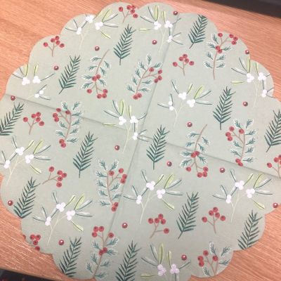 20 Talking Tables Christmas Berry Scalloped Napkins - (Image 2)