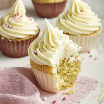 12 Edible Paper Cupcake Cases image(2)