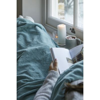 Lakeland Velvety Soft Teal Heated Throw image(4)