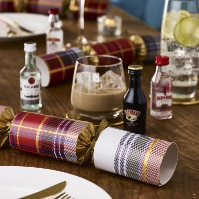 6 Boozy Christmas Crackers image(2)
