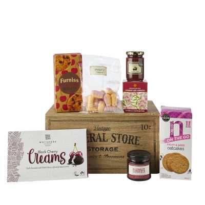 Lakeland Vintage Crate Christmas Food Hamper image(1)