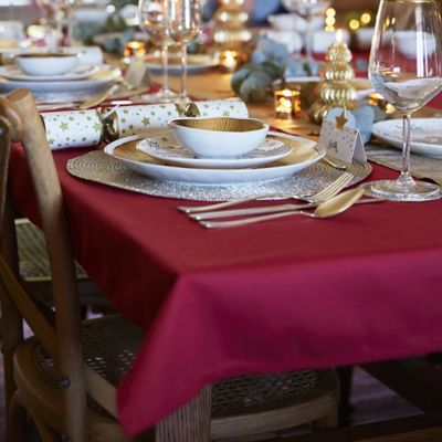 Red Rectangular Tablecloth – 132 x 228cm image(2)