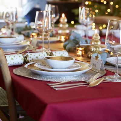 Red Rectangular Tablecloth – 132 x 228cm image(3)