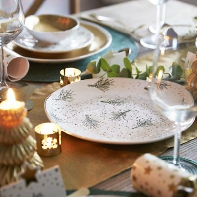 Lakeland Christmas Pine Plate – 26cm Dia. image(3)