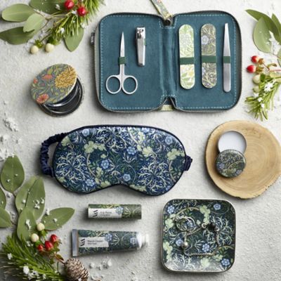 V&A Travel Gift Set - Eye Mask, Hand Cream and Lip Balm image(2)