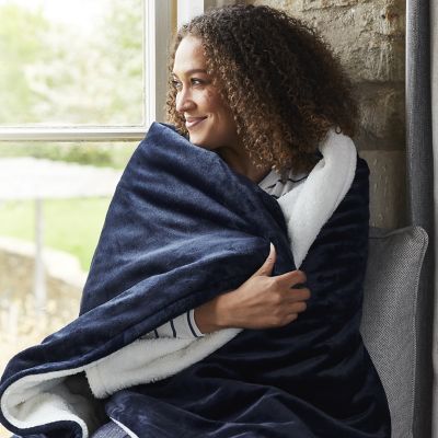 StaySnug Sherpa Electric Heated Throw Dark Peacock Blue image(2)