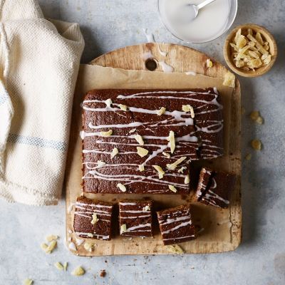 Lakeland Loose Based 20cm Square Baking Tin image(2)