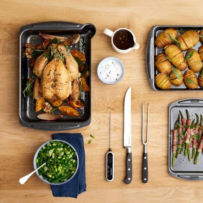 Lakeland Standard Roasting Tin with Pouring Lip image(7)