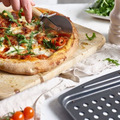 Lakeland Pizza Crisper - (Image 2)