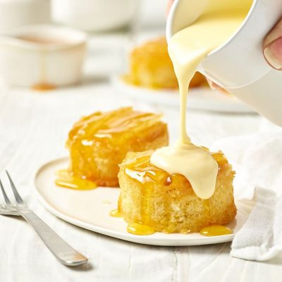 Lakeland 12 Hole Loose Based Mini Sandwich Tin image(9)