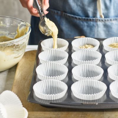 Lakeland 12 Hole Deep Bun Tin image(3)