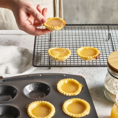 Lakeland 12 Hole Shallow Bun Tin - (Image 3)