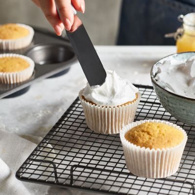 Lakeland 6 Hole Deep Bun Tin - (Image 2)