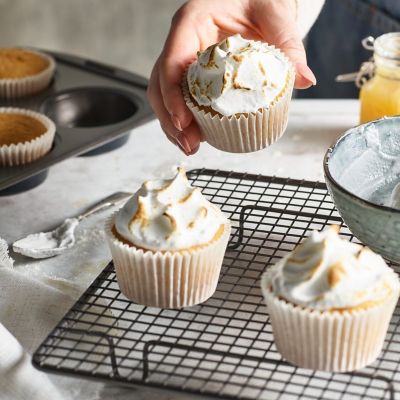 Lakeland 6 Hole Deep Bun Tin alt image 6