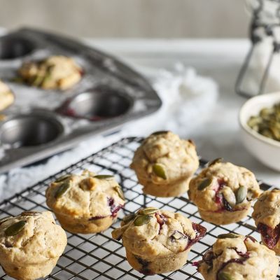 Lakeland 12 Hole Mini Muffin Tin - (Image 3)
