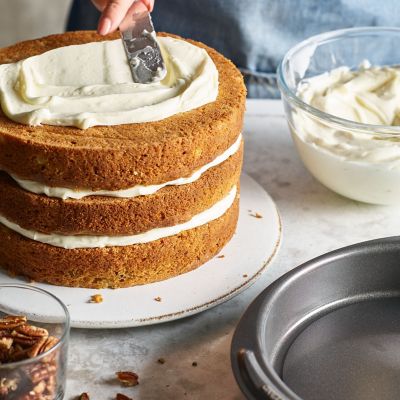 Lakeland Loose Based 20cm Round Sandwich Tin image(2)