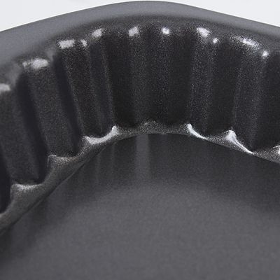 Lakeland Loose Based Flan, Tart & Quiche Tin - Rectangular - (Image 3)