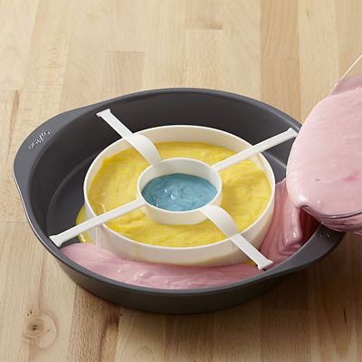 Wilton Checkerboard Cake Pan Set - (Image 3)