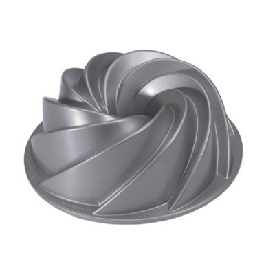 Bundt baking clearance tins