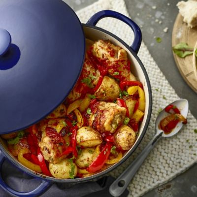 Lakeland 26cm Midnight Blue Cast Iron Casserole image(2)